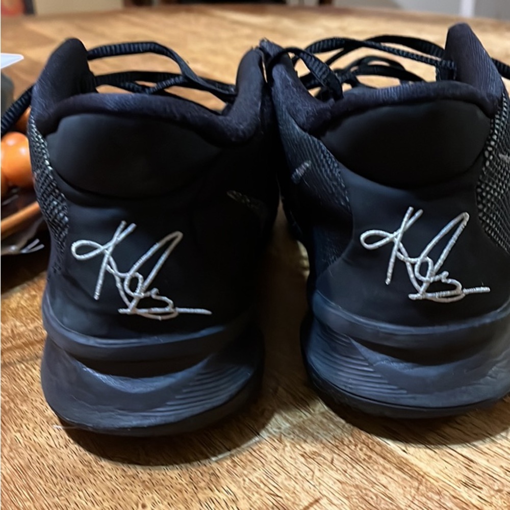 Kyrie 7